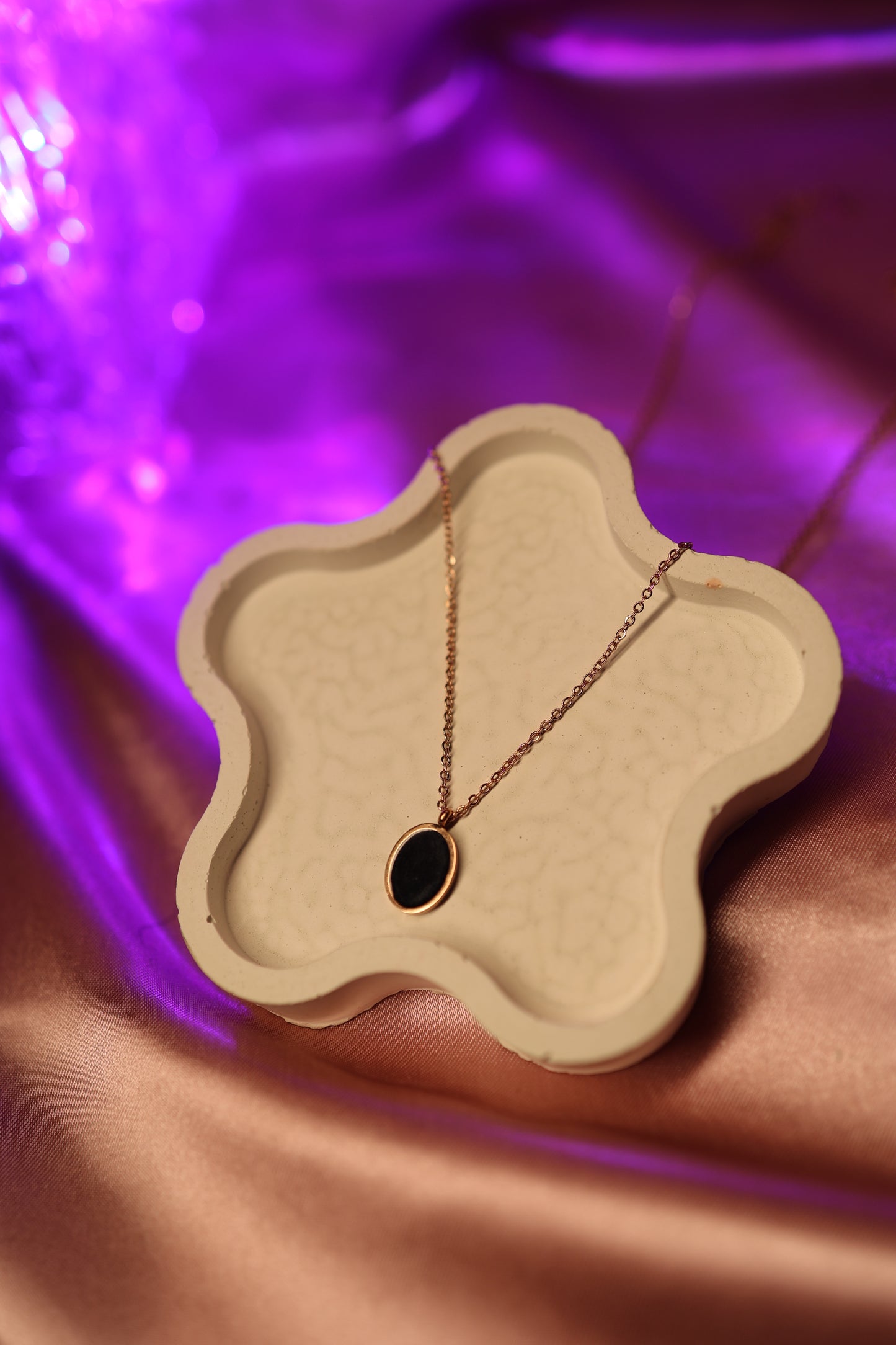 AI200 - Black Oval Eclipse Chain