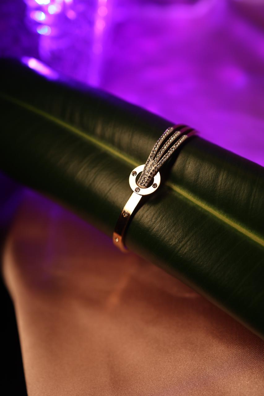 AI206 - Spark Loop bracelet