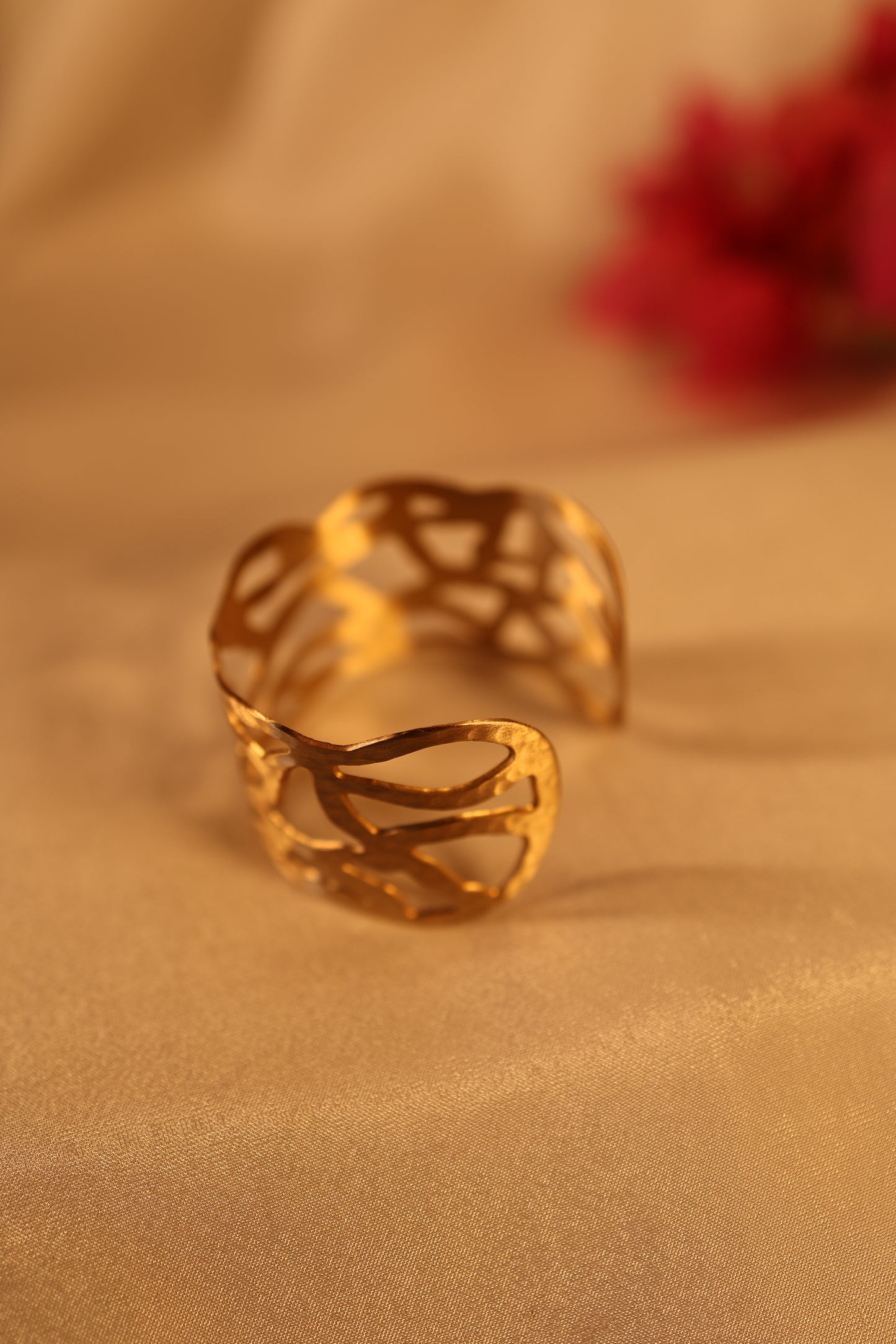 AI191 - Abstract Luxe Bracelet