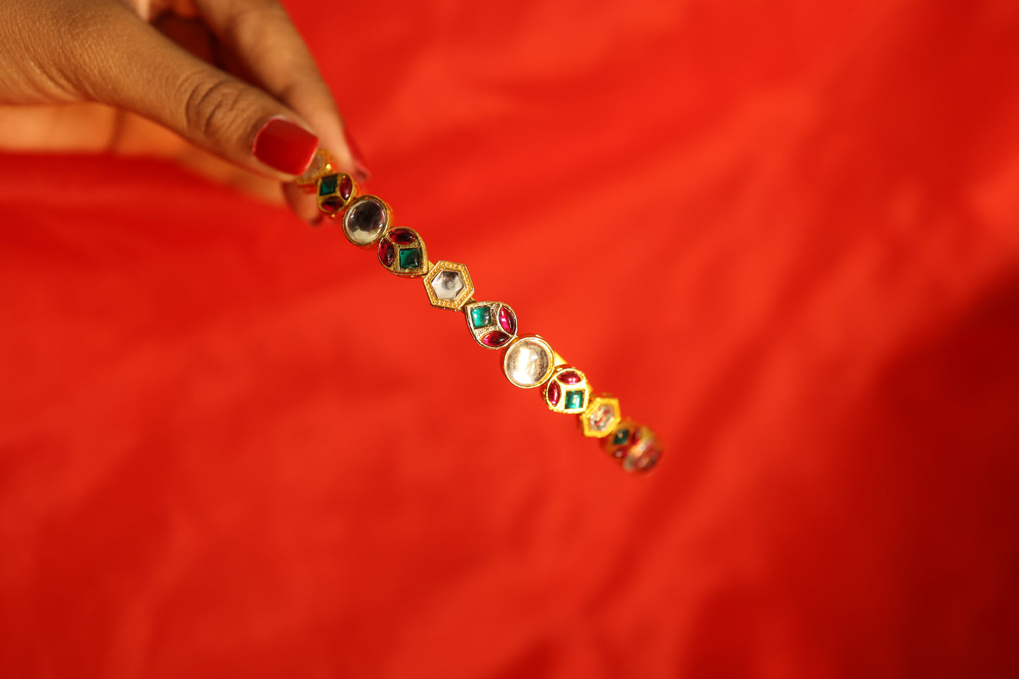 AI274 - Sitara Hair Band
