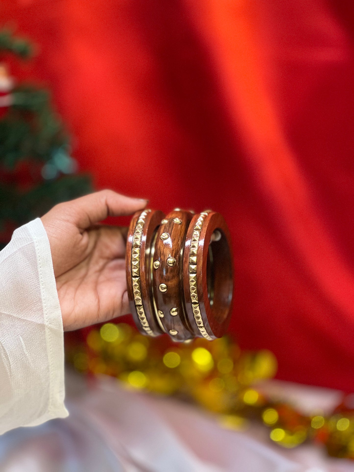 AI313 - Circle & Square Wooden Bangles