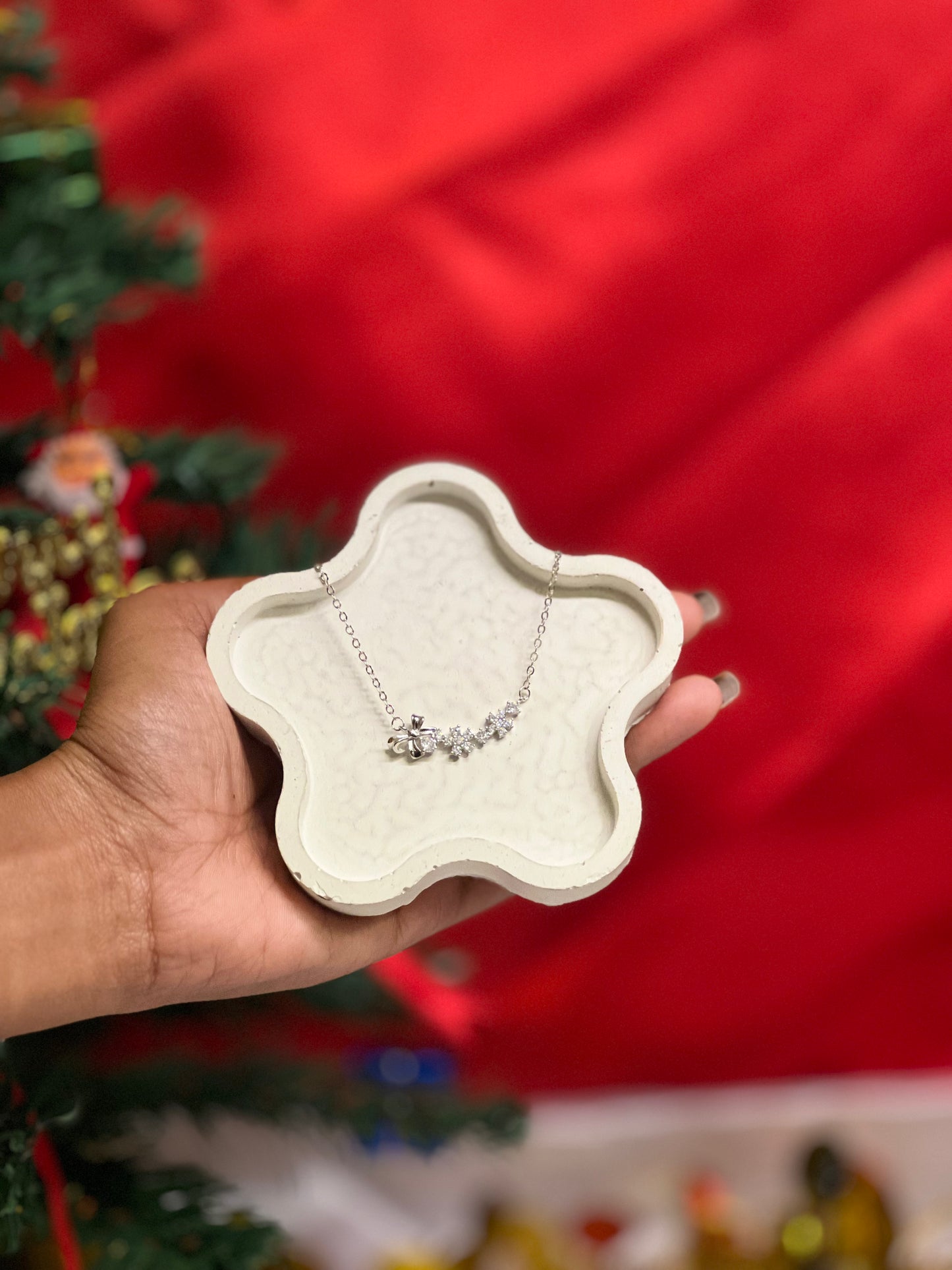 AI331 - Silver Blossom Chain