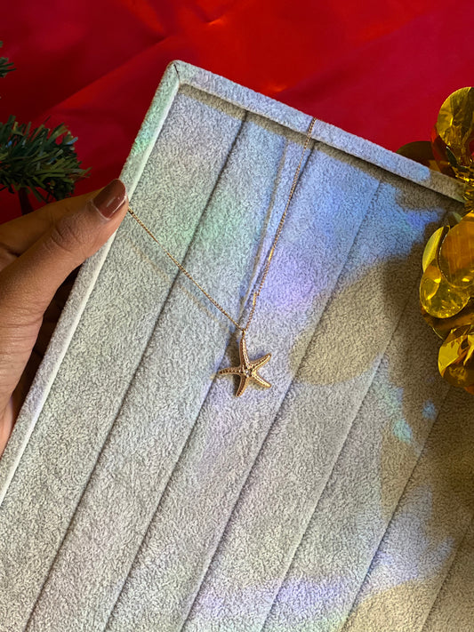 AI326 - Golden Starfish Charm Chain