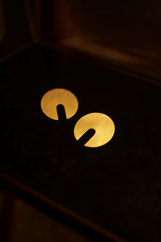 AI044 - Cutout Gold Plated Circular Earring