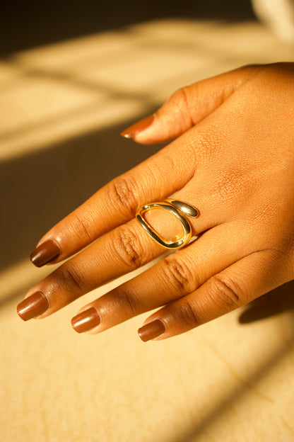 AI304 - Anti Tarnish Golden Flow Ring