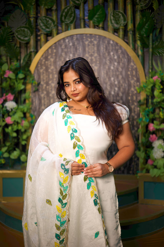 Aavra - Ivory Floral Kurta Set