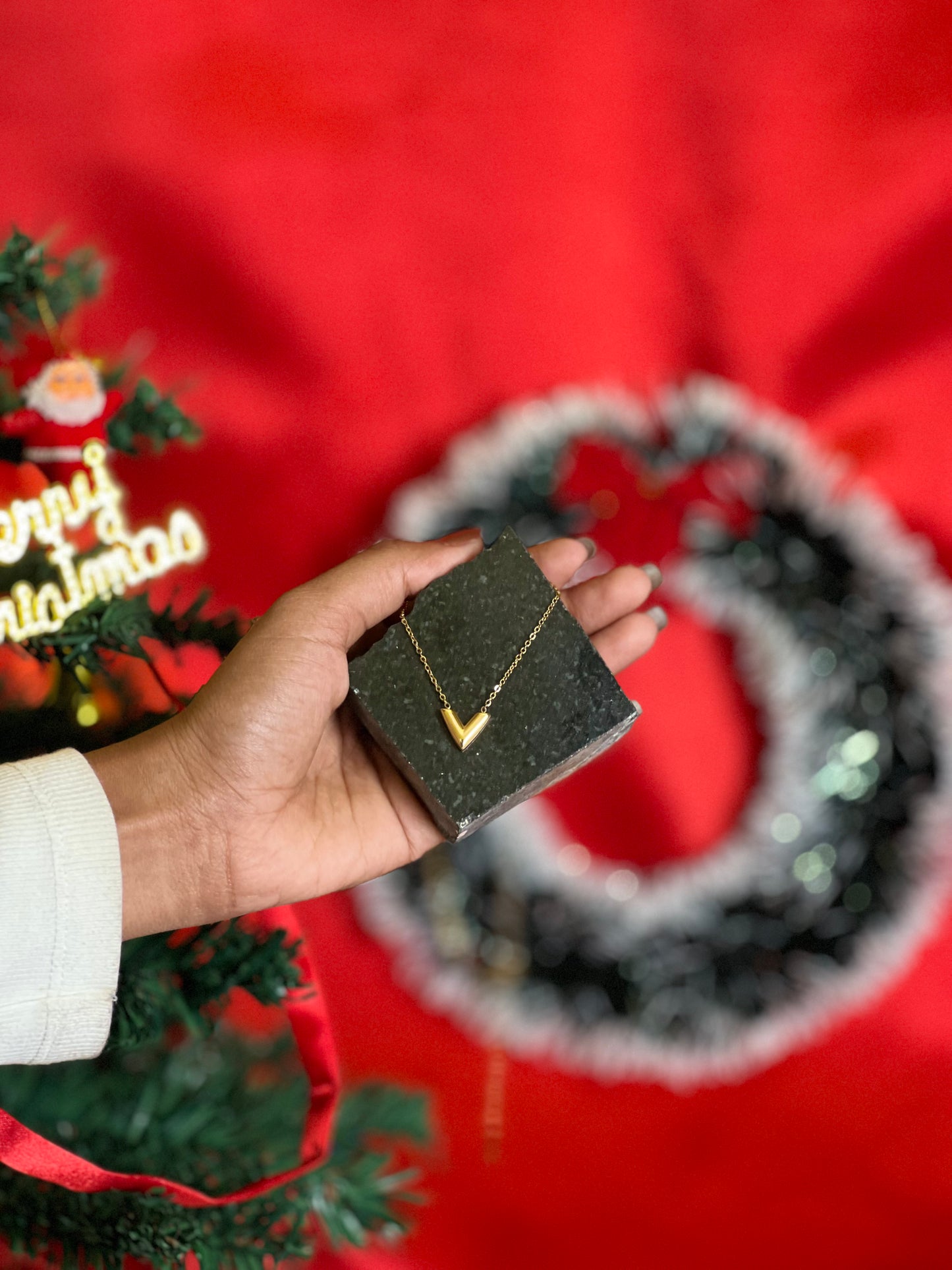 AI240 - V-Heart Bracelet and Chain