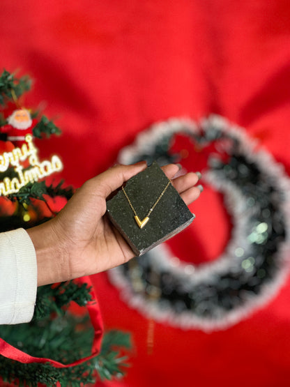 AI240 - V-Heart Bracelet and Chain