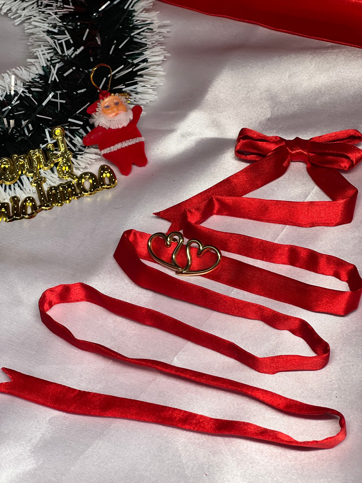 AI287 - Anti Tarnish Curvy Heart Earrings