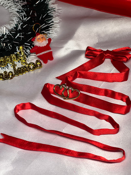 AI287 - Anti Tarnish Curvy Heart Earrings