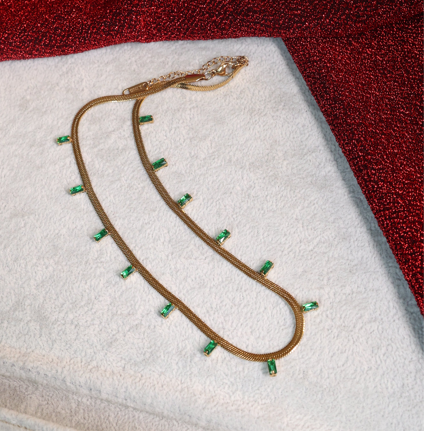 AI246 - Emerald Glow Chain