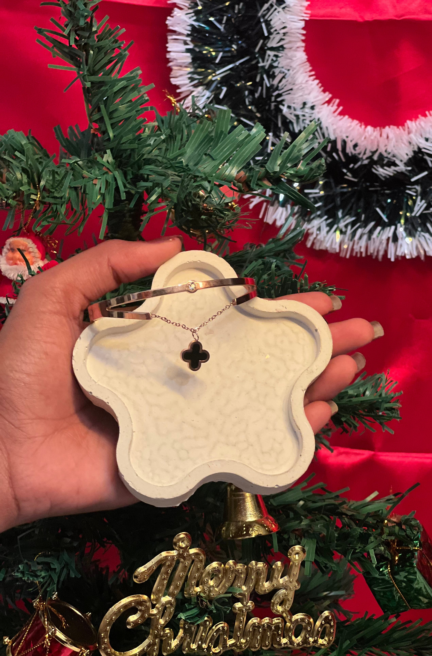 AI277 - Clover Bracelet