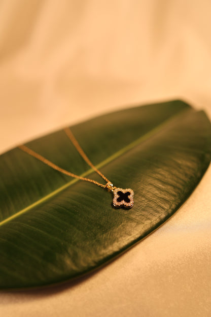 AI196 - Duality Black And White Chain