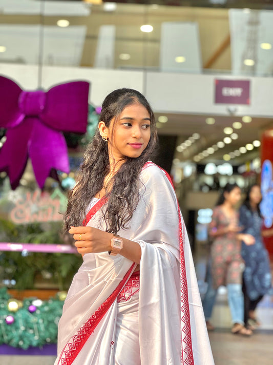 Noël Reindeer Royale – Premium Satin Christmas Saree