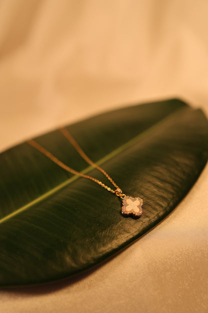 AI196 - Duality Black And White Chain