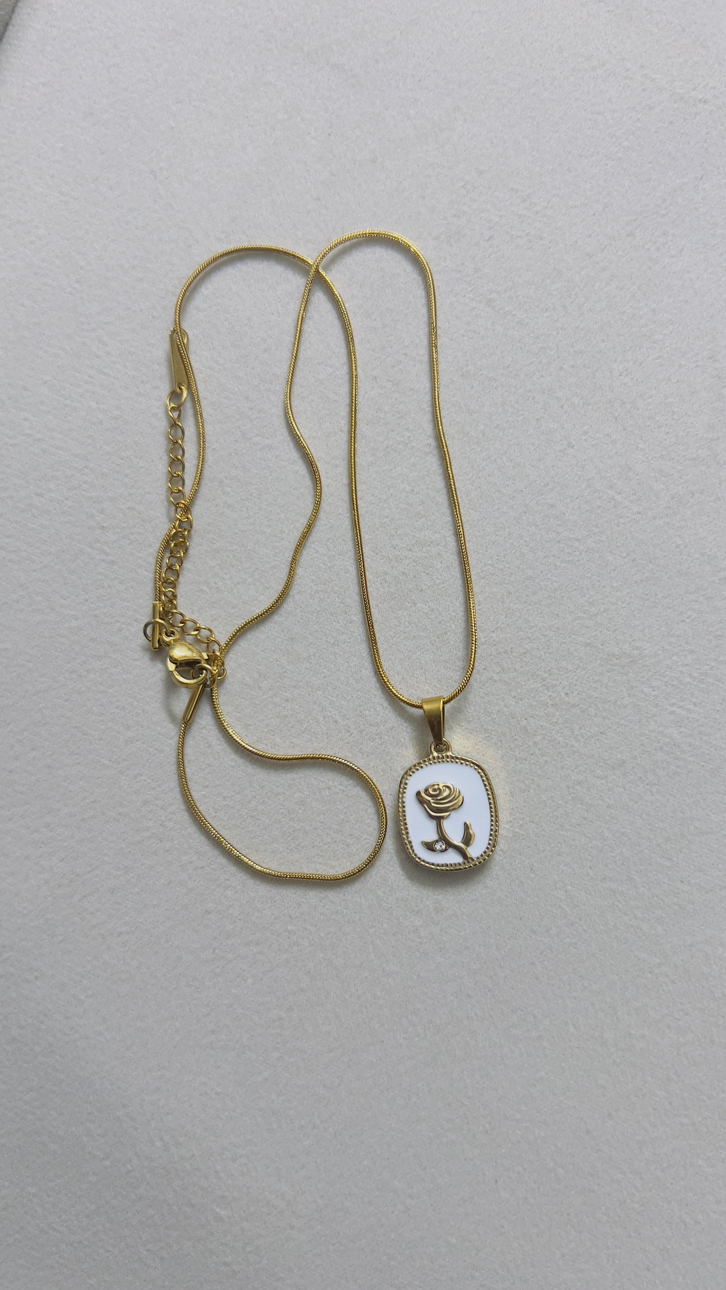 AI336 - Celestial Rose Chain