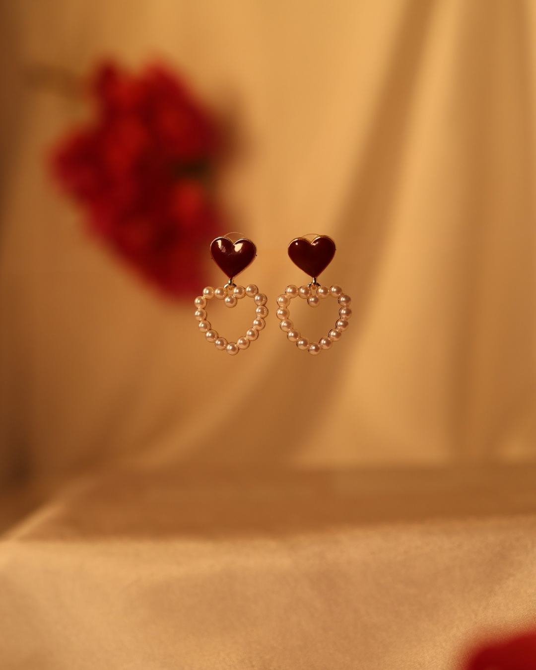 AI188 - Pearl Outlined Heart Earring