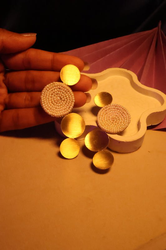 AI140 - Fashion Statement Gold Earring