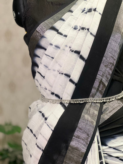 AI338 - Desi Hip Chain