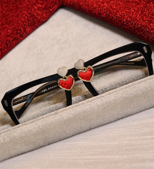 AI187 - Pearl Outlined Heart Earring