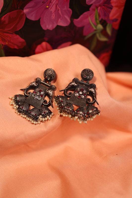 AI015 - Black Gem Elephant with Pearl Drop earring