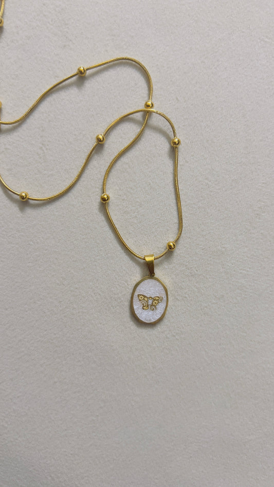 AI335 - Ivory Flutter Pendant