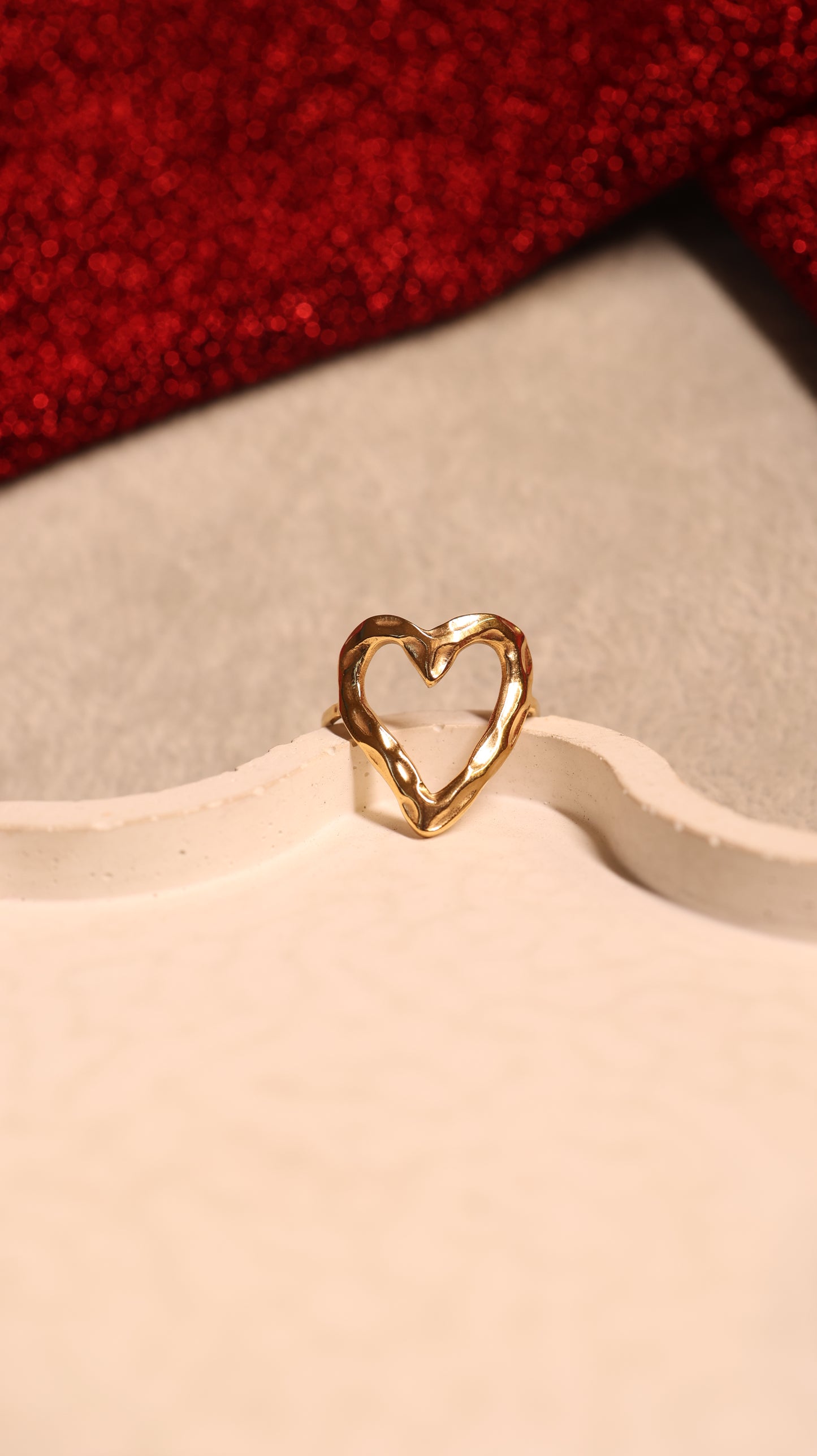 AI237 - Molten Heart Ring