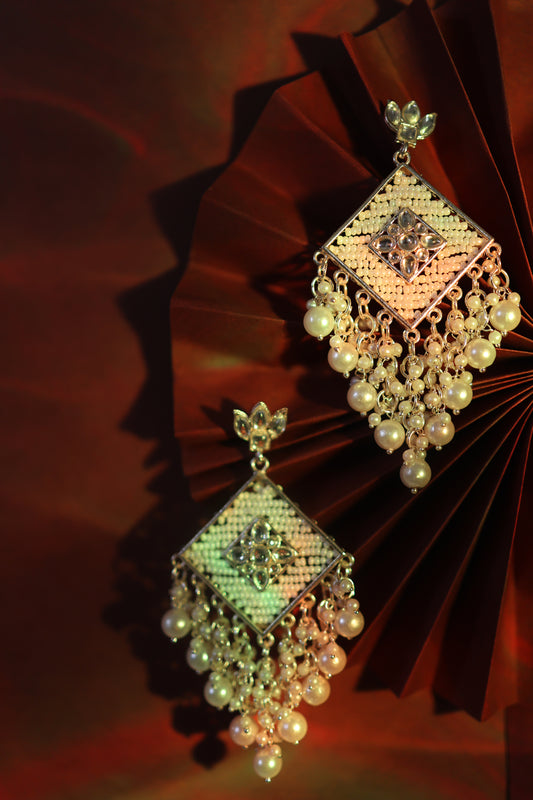 AI170 - White Beaded Kundan Stone Earring