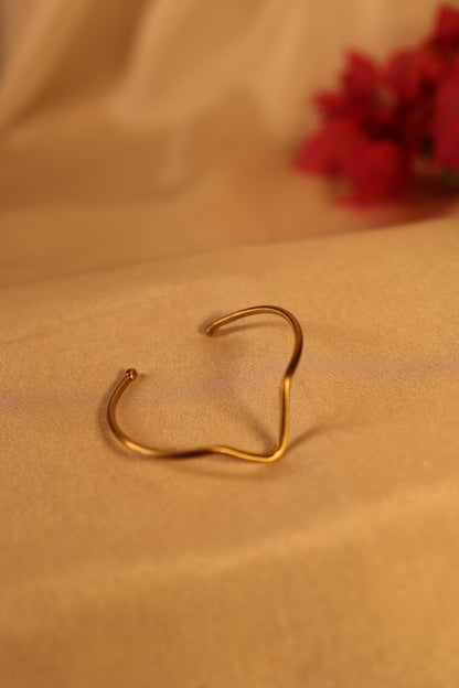 AI192 - Love’s Whisper Bracelet
