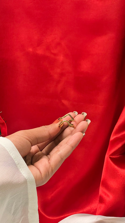 AI296 - Anti Tarnish Golden ZigLink Ring