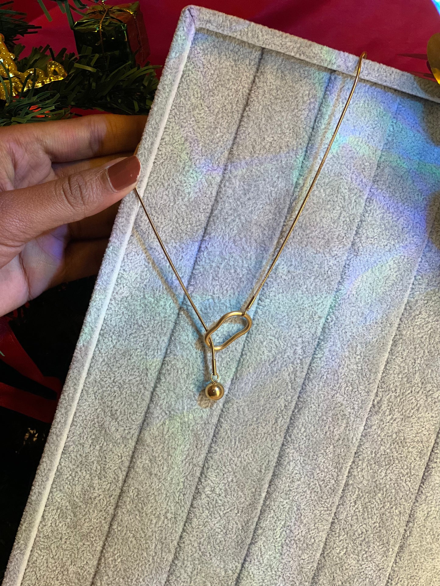 AI328 - Golden Orbit Pendant Chain