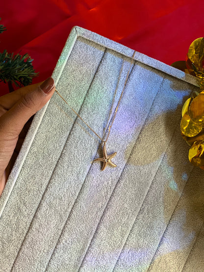 AI326 - Golden Starfish Charm Chain
