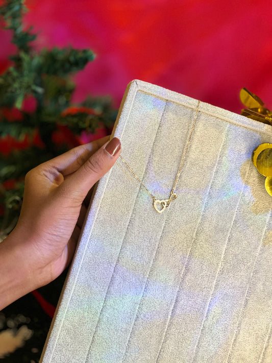 AI323 - Golden Infinite Heart Chain