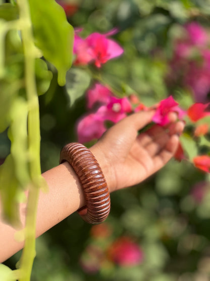 AI332 - Set Of Wooden Bangle