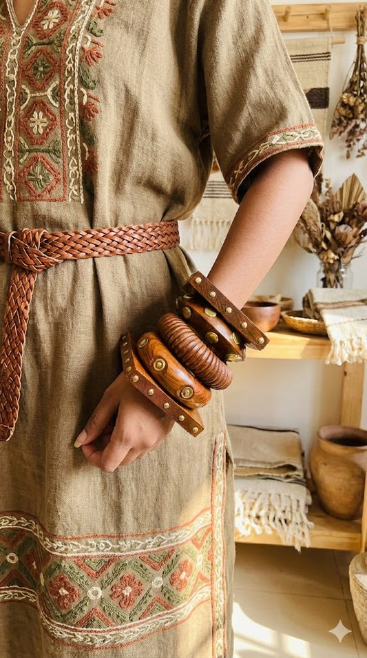 AI332 - Set Of Wooden Bangle