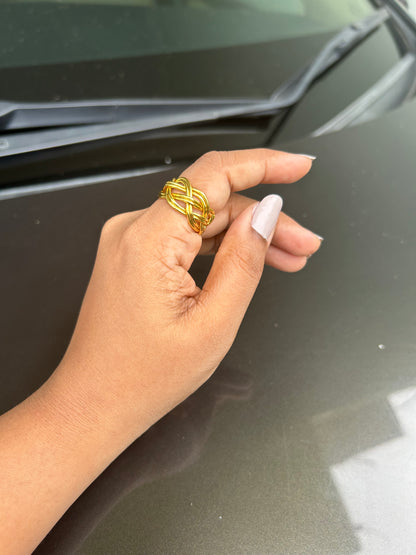 AI057 - Gold Braided Fashion Ring