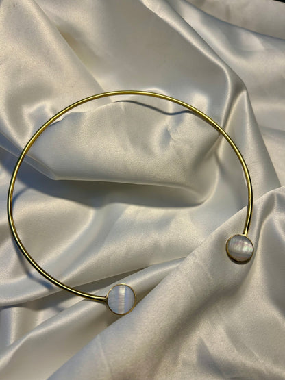 AI066 - Mother of Pearl - Choker