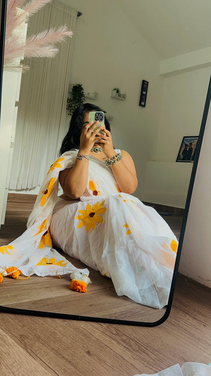 Mrunal - Mul Cotton Hand Painted Saree