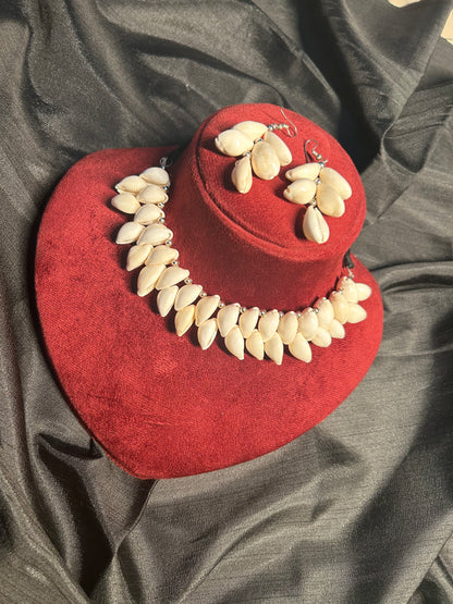 AI100 - Sea Shell Choker Set